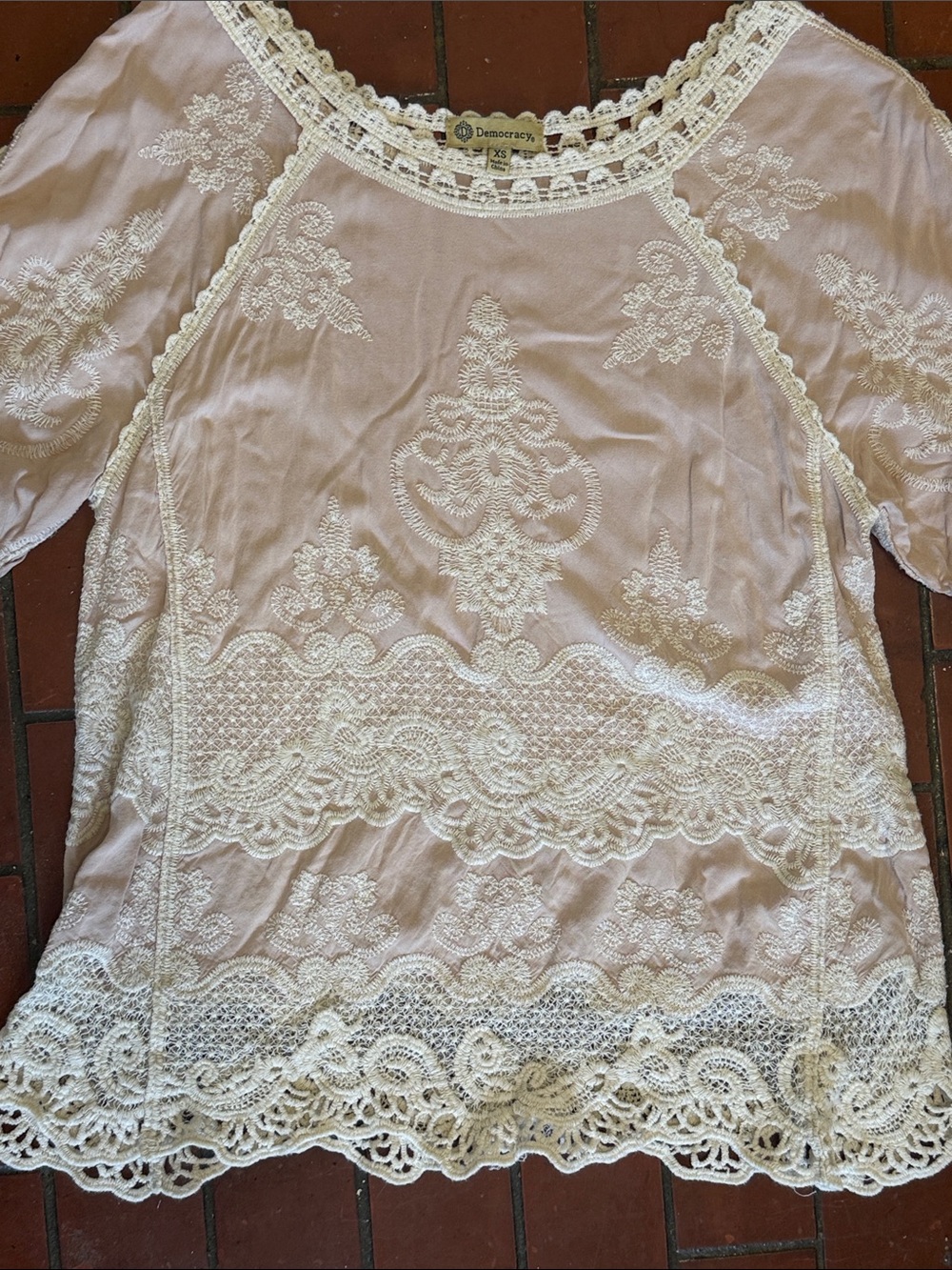 Beautiful Democracy light pink &Cream Lace & Crochet Tunic Top XS- more S/M